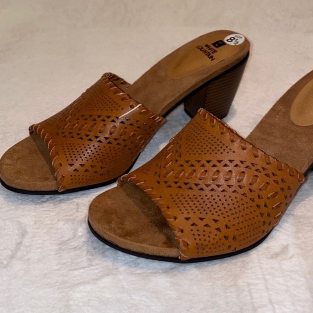 White Mountain Sherman Slip On Sandal Heels Size 8 1/2